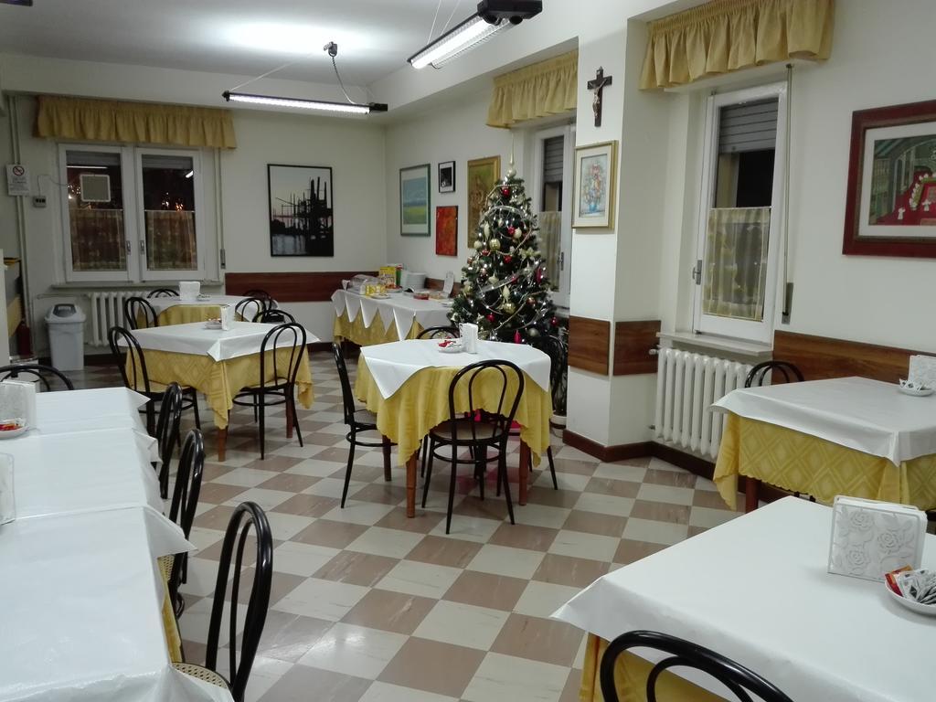 Albergo Roma ランチャーノ エクステリア 写真