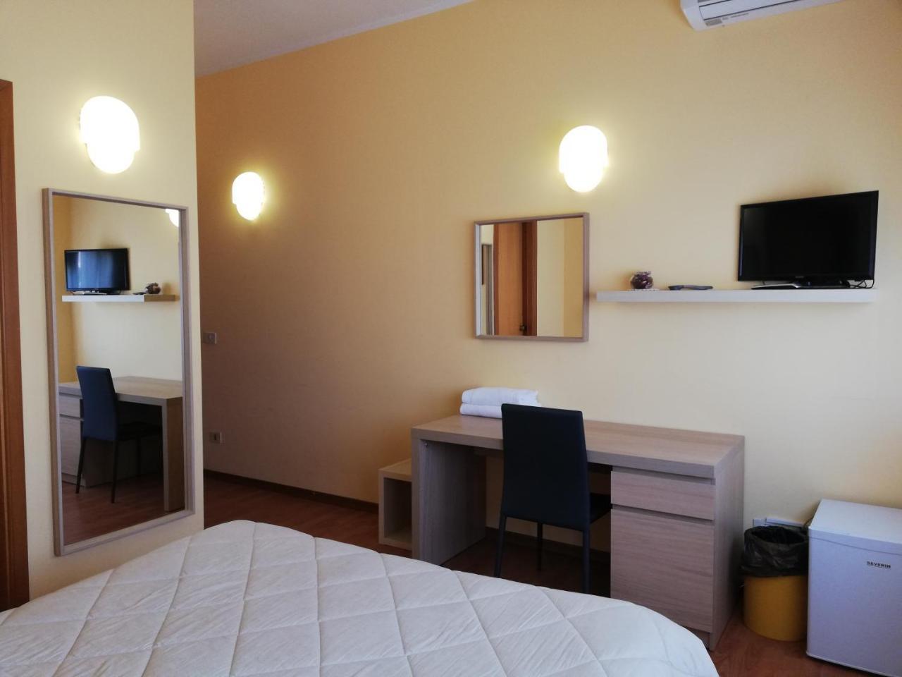 Albergo Roma ランチャーノ エクステリア 写真